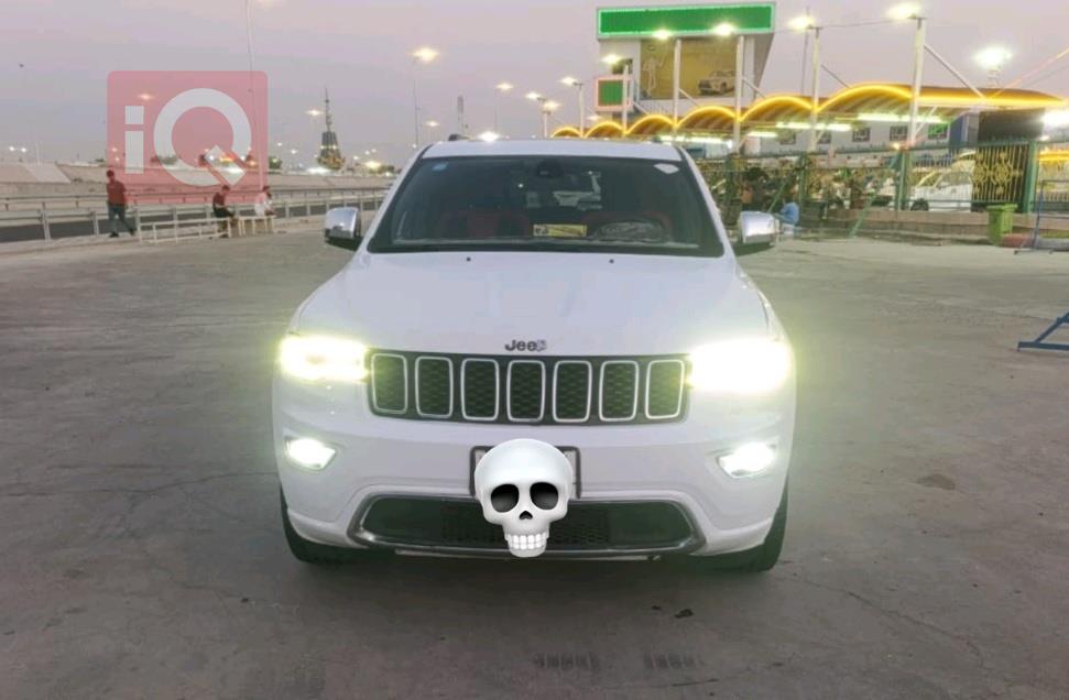 جیپ گراند شیرۆکی